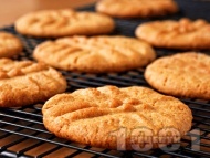 Рецепта Маслени бисквити (слепени с течен шоколад или мармалад